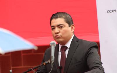 Alcalde de Amaxac genera polémica: lo llaman "tazo dorado" por su conducta