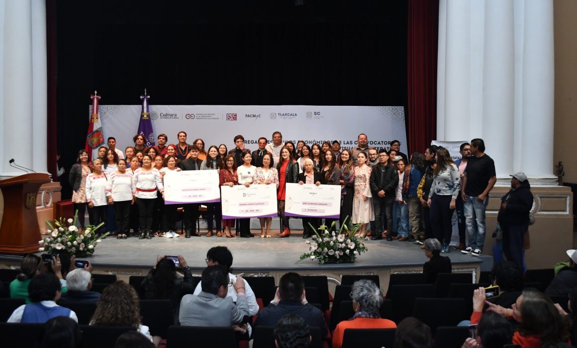 Va Tlaxcala por apoyo a artistas locales; entregan premios a jóvenes