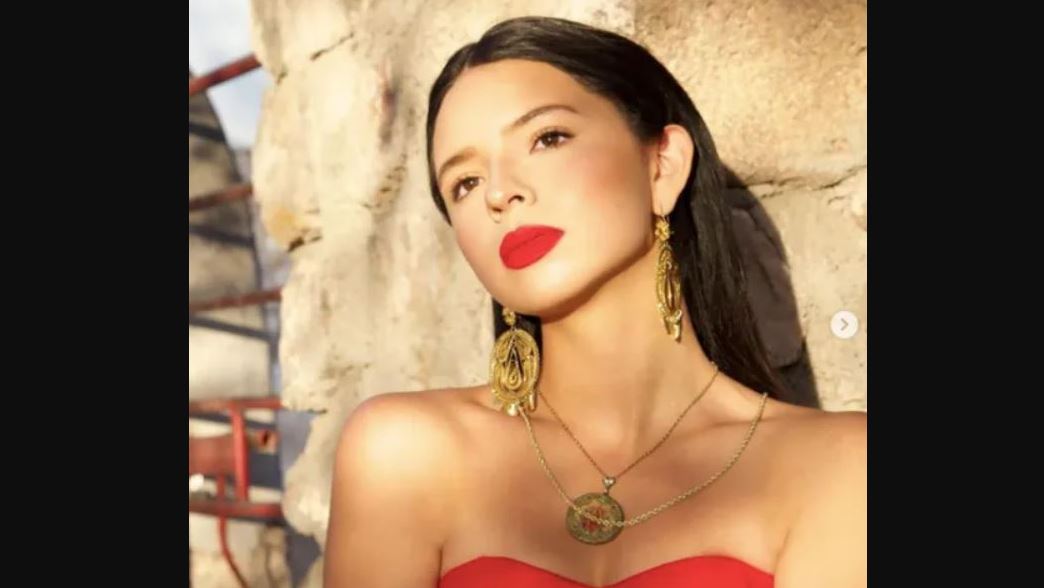 Ángela Aguilar es galardonada como 'Mujer del Año' por Glamour 2024