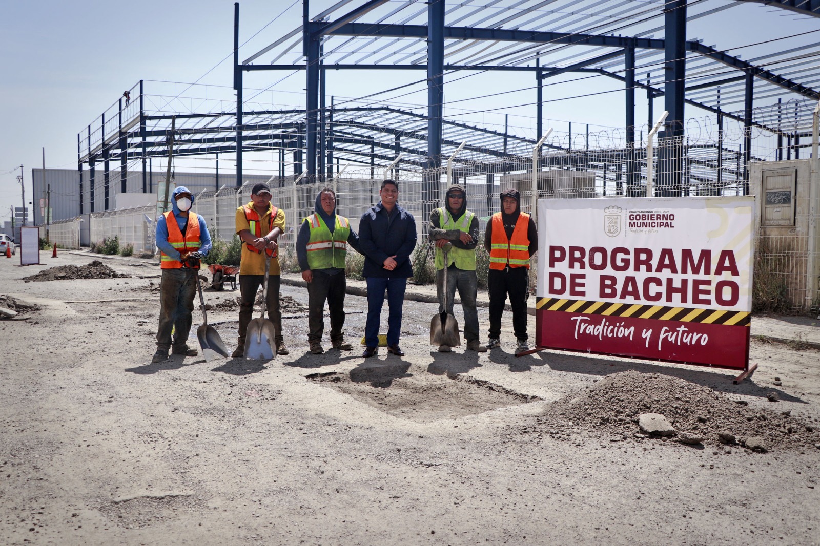 Supervisa Omar Muñoz trabajos del programa “BacheAndo”