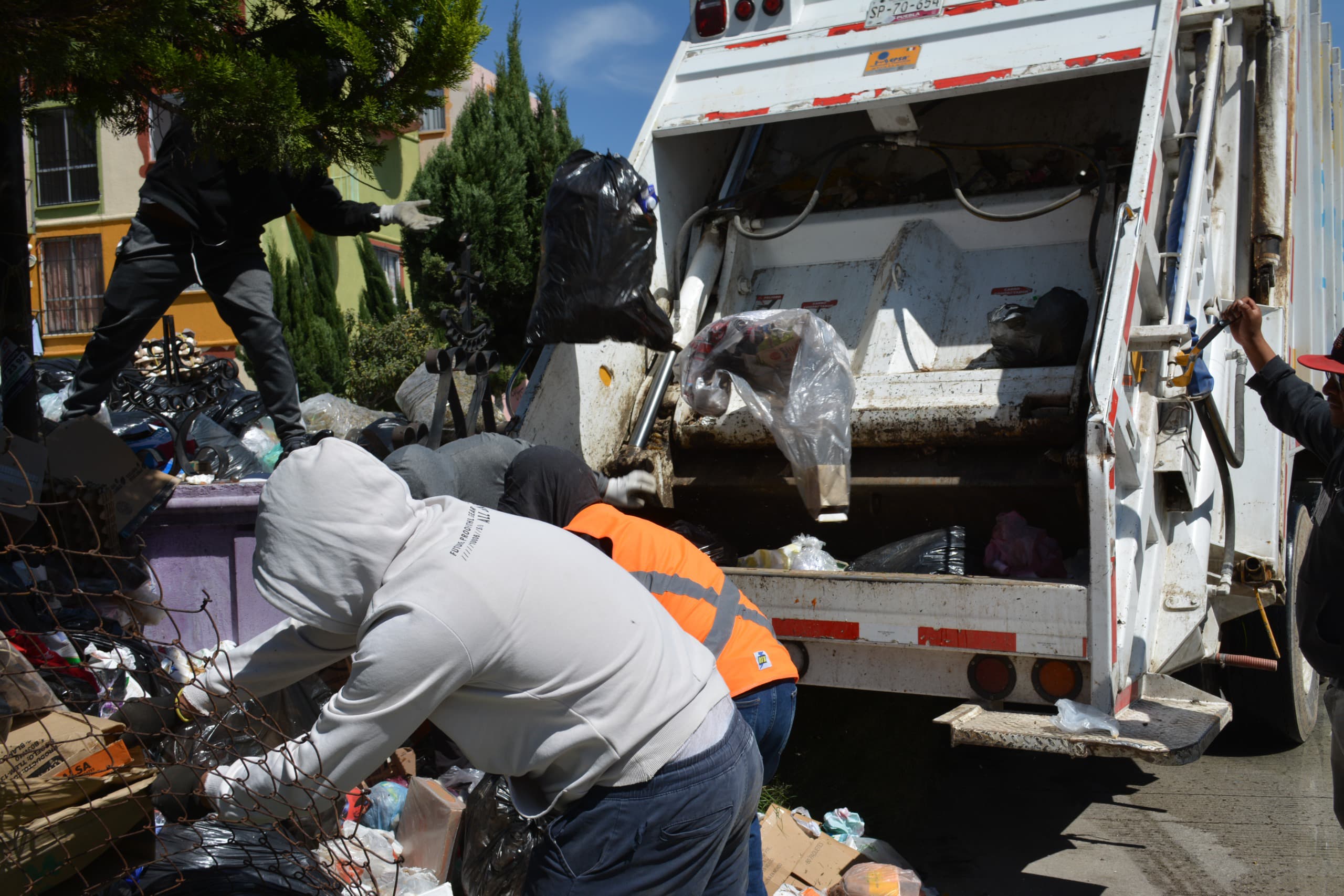 Reanudación de servicio de limpia en Coronango, compromiso cumplido: Armando Aguirre
