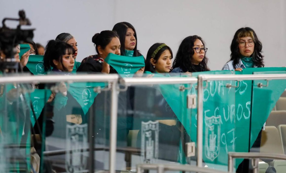 Tlaxcala debate la despenalización del aborto y actualiza leyes fiscales