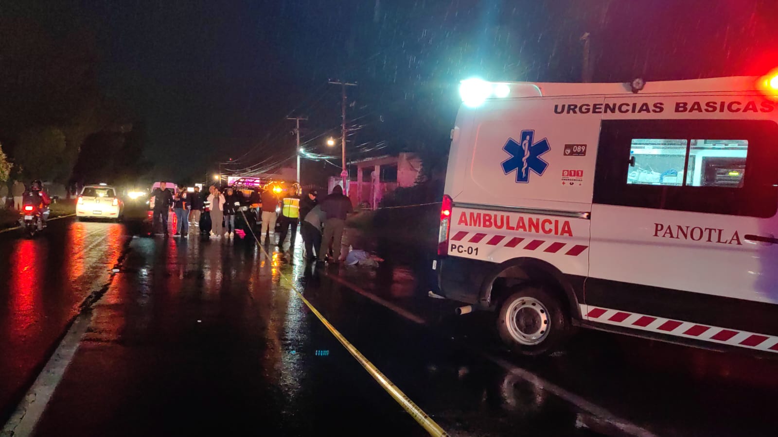 Muere mujer al intentar cruzar la autopista Tlaxcala-Texmelucan