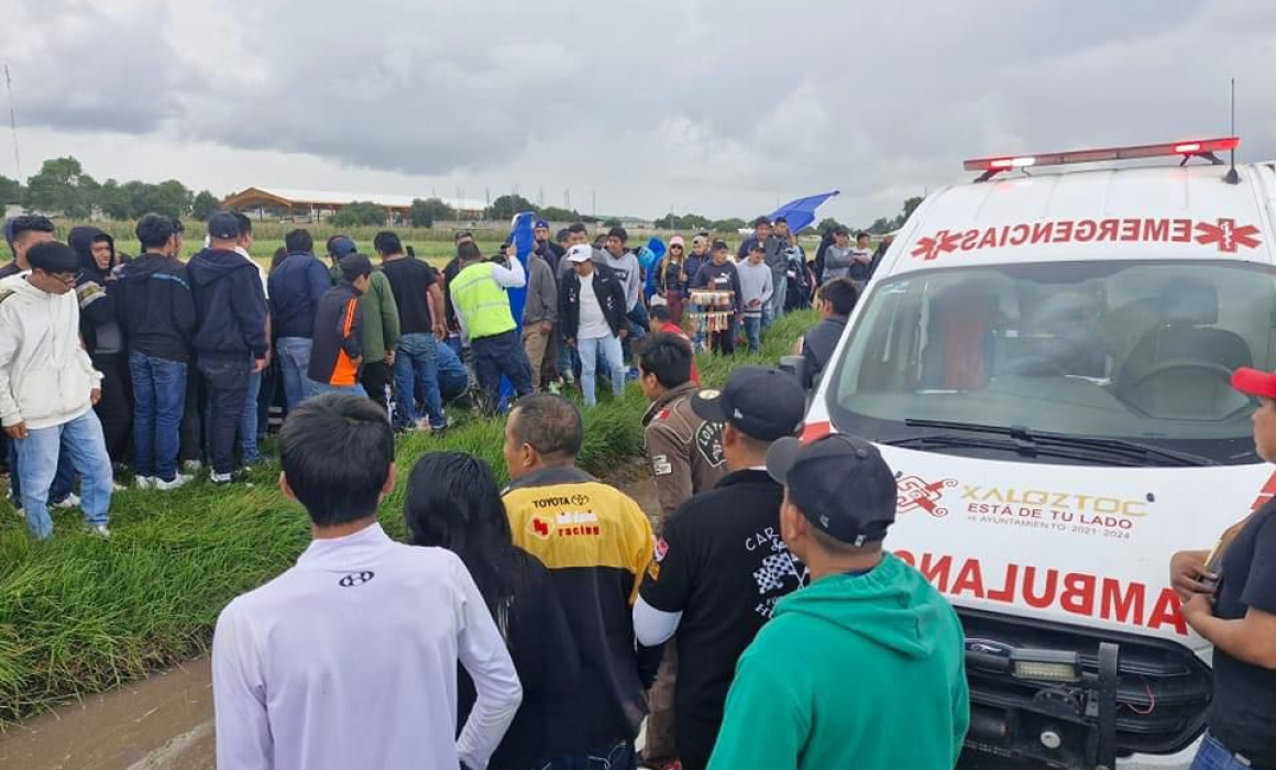 Accidente en carrera de carcachas en Xaloztoc: Dos heridos y caos vial