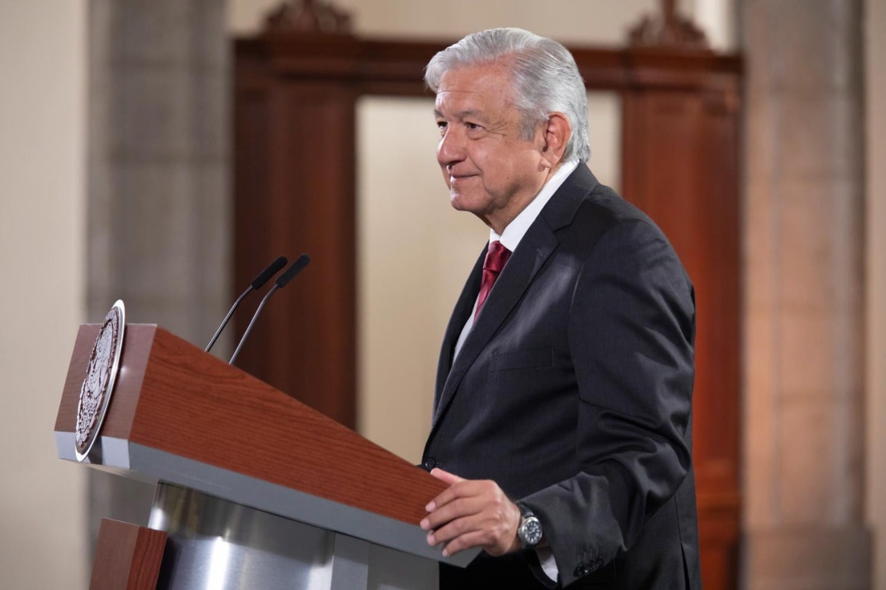 AMLO acusa a poderosos de oponerse a reforma judicial por defensa de corrupción