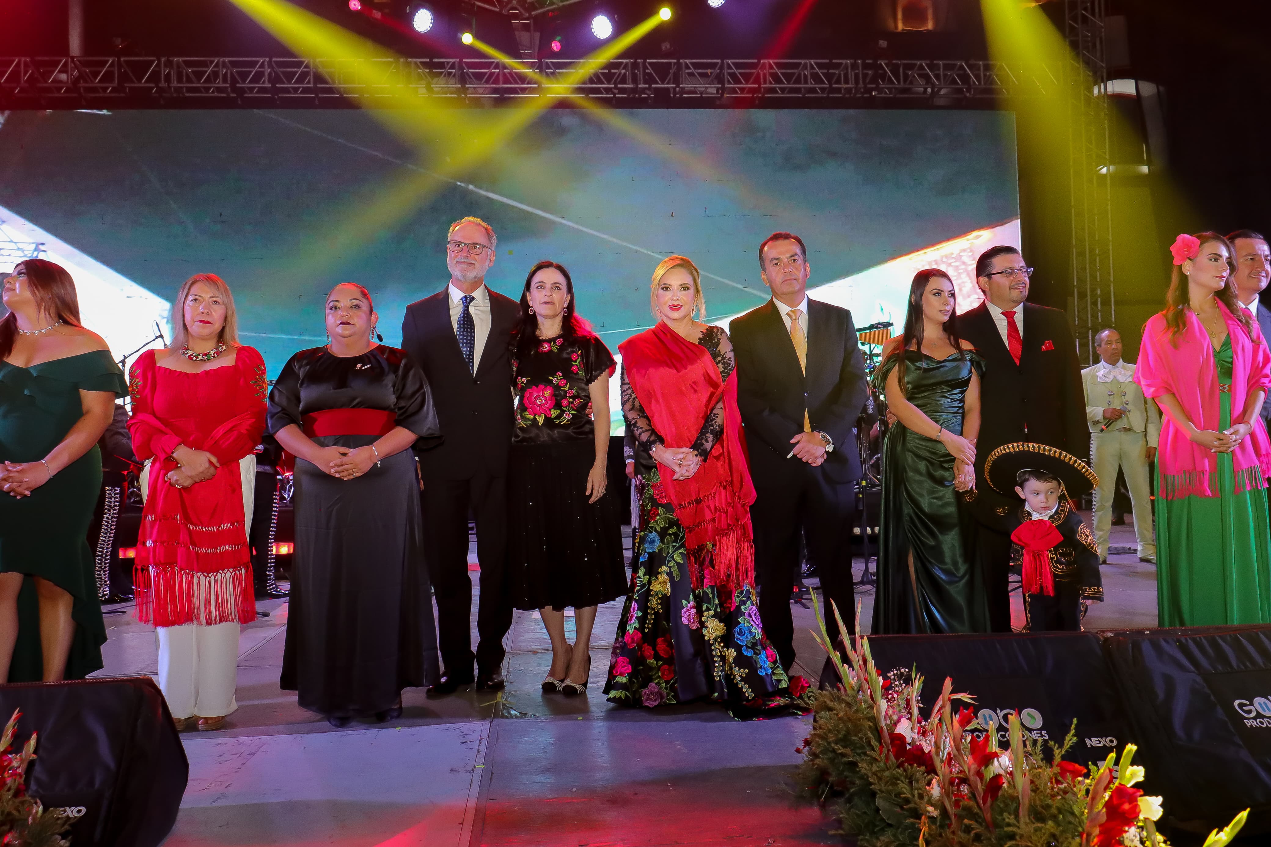 Encabeza Paola Angon Grito de Independencia en San Pedro Cholula 
