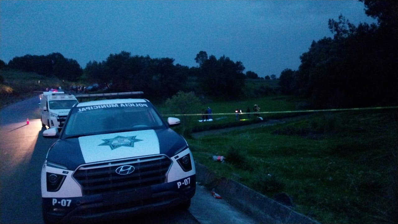 Hallan cuerpo sin vida de un hombre en barranca de Santa María Ixcotla, Hueyotlipan