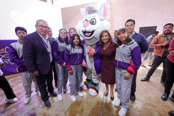 Más de 21,000 uniformes escolares gratuitos para estudiantes en Tlaxcala