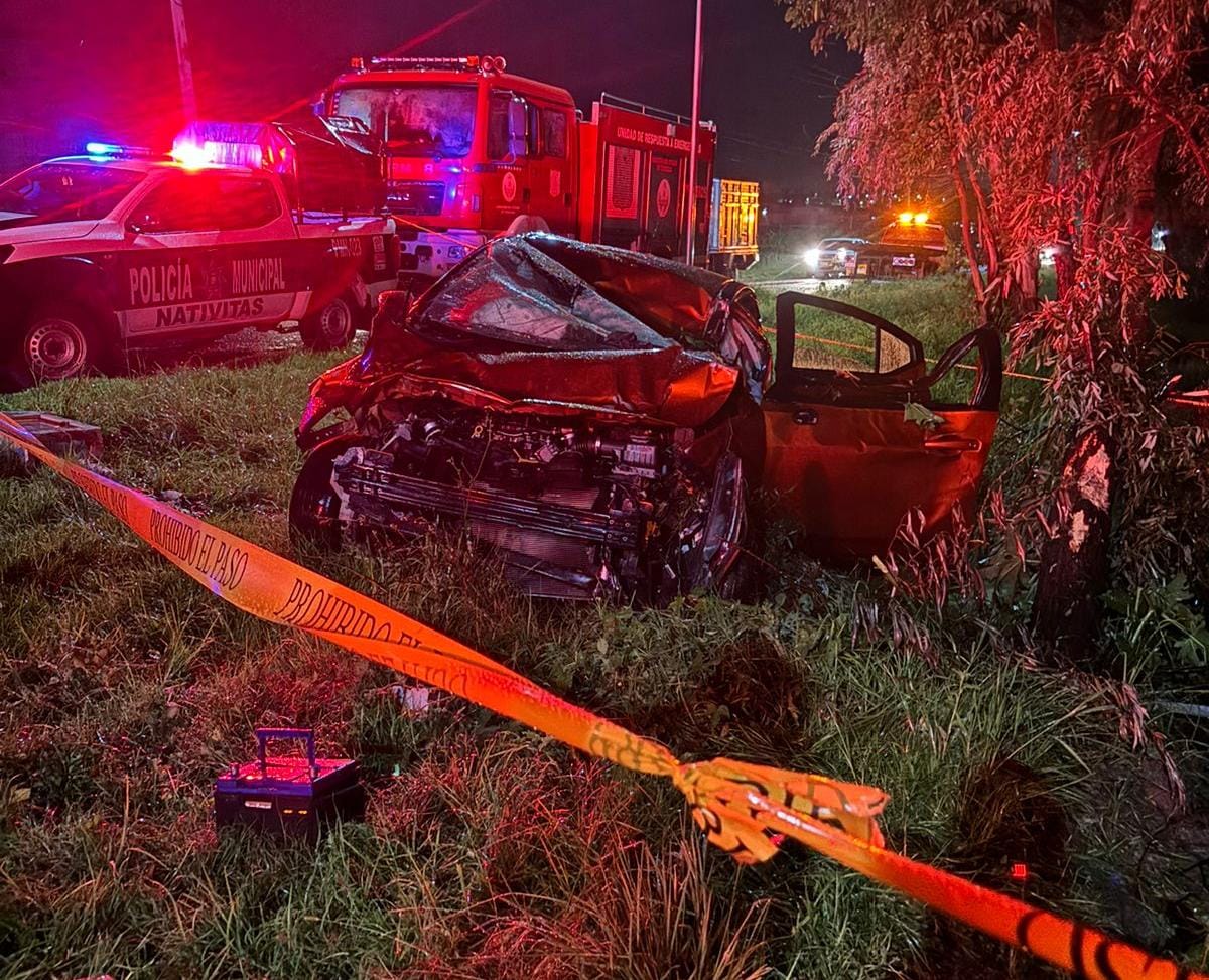 Muere prensado militar en choque automovilístico, en Nativitas