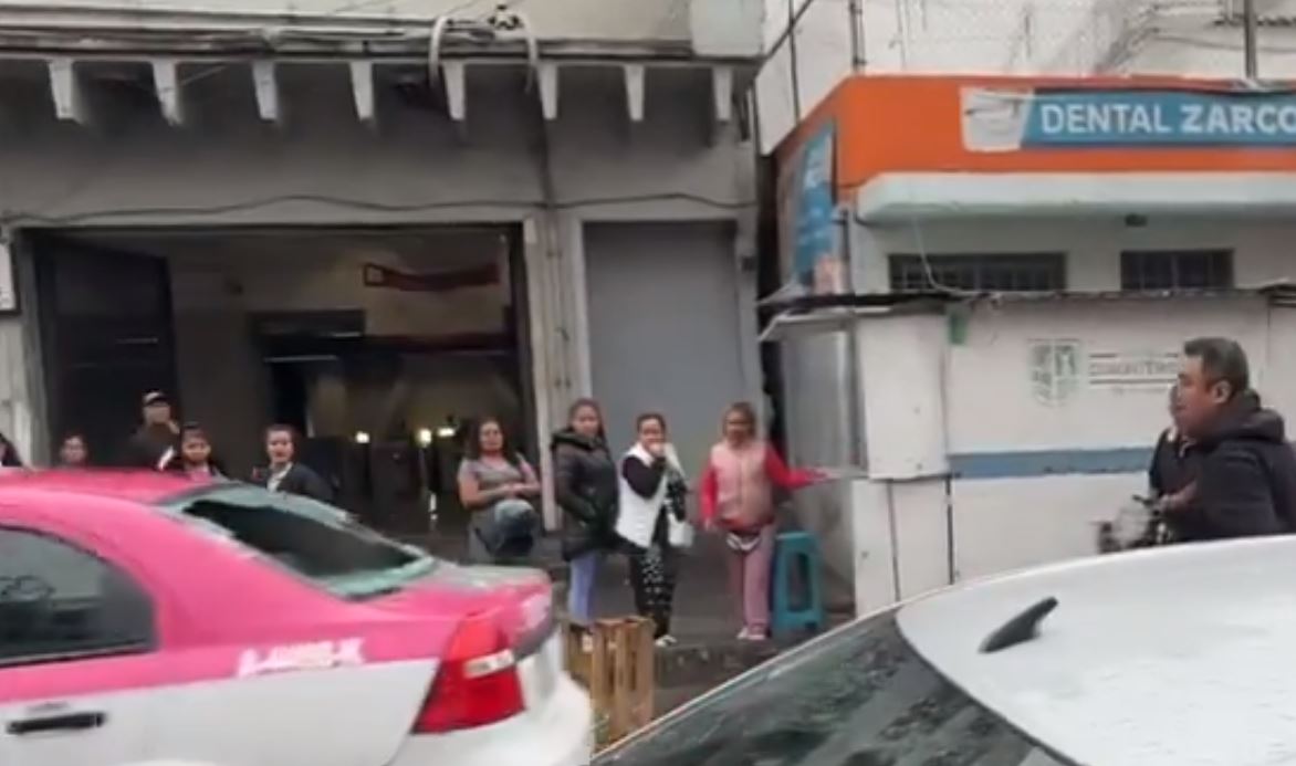 Pelea entre automovilista y taxista en CDMX termina en caos vehicular