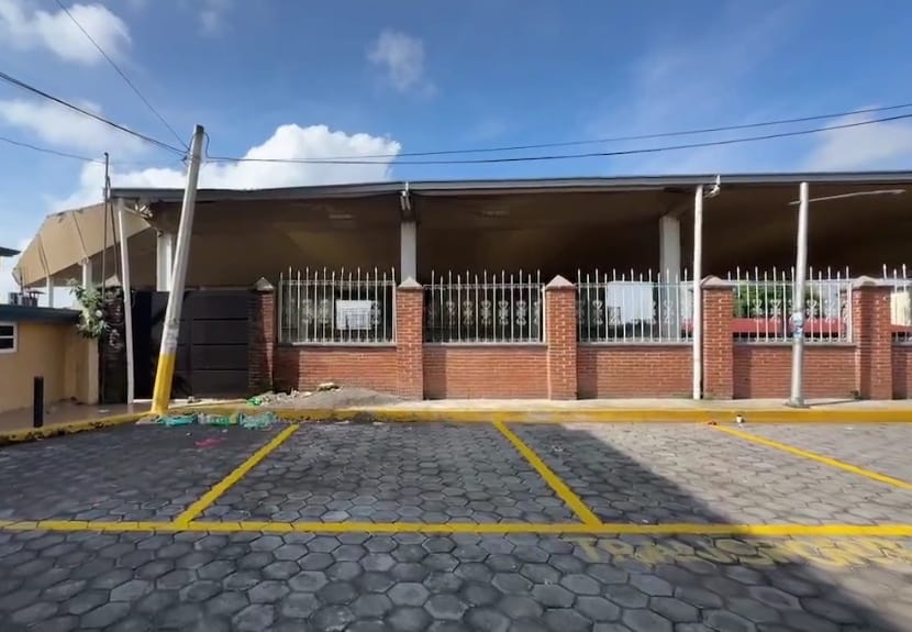 Escuela primaria "Ignacio Zaragoza" en Cuautlancingo suspende clases al sufrir robo de equipo tecnológico y escolar