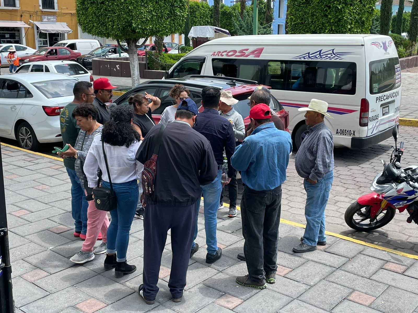 Pobladores de Tecopilco Exigen 50 Espacios en Ayuntamiento para Reactivar Servicios Municipales