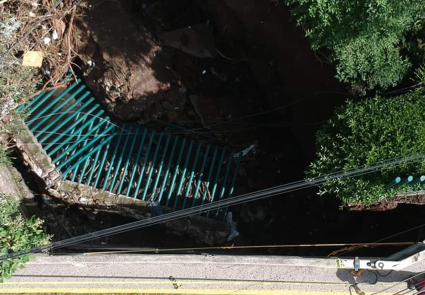 Desgaja parte del puente del Camino Real, cierran para dictamen y rehabilitación