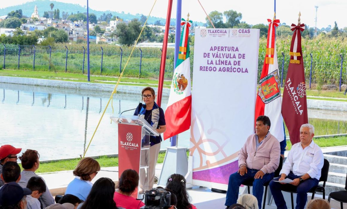 Entrega Lorena Cuéllar obra pública en Tepetitla y Tocatlán