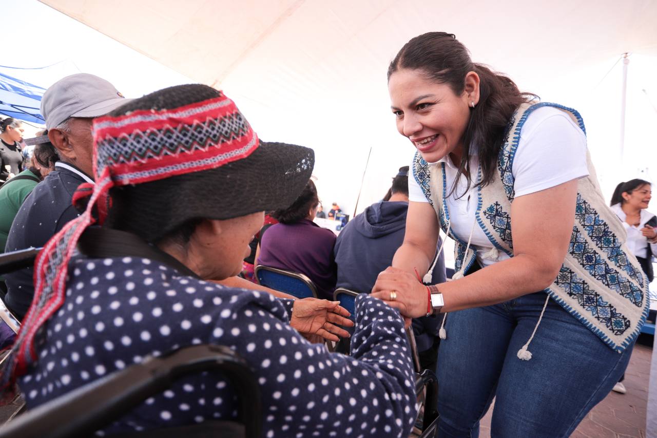 Impulsa Guadalupe Cuautle salud de sanandreseños con entrega de medicamentos