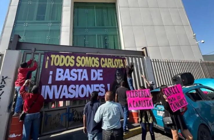 Protesta en apoyo a Carlota, acusada de homicidio por defender su hogar