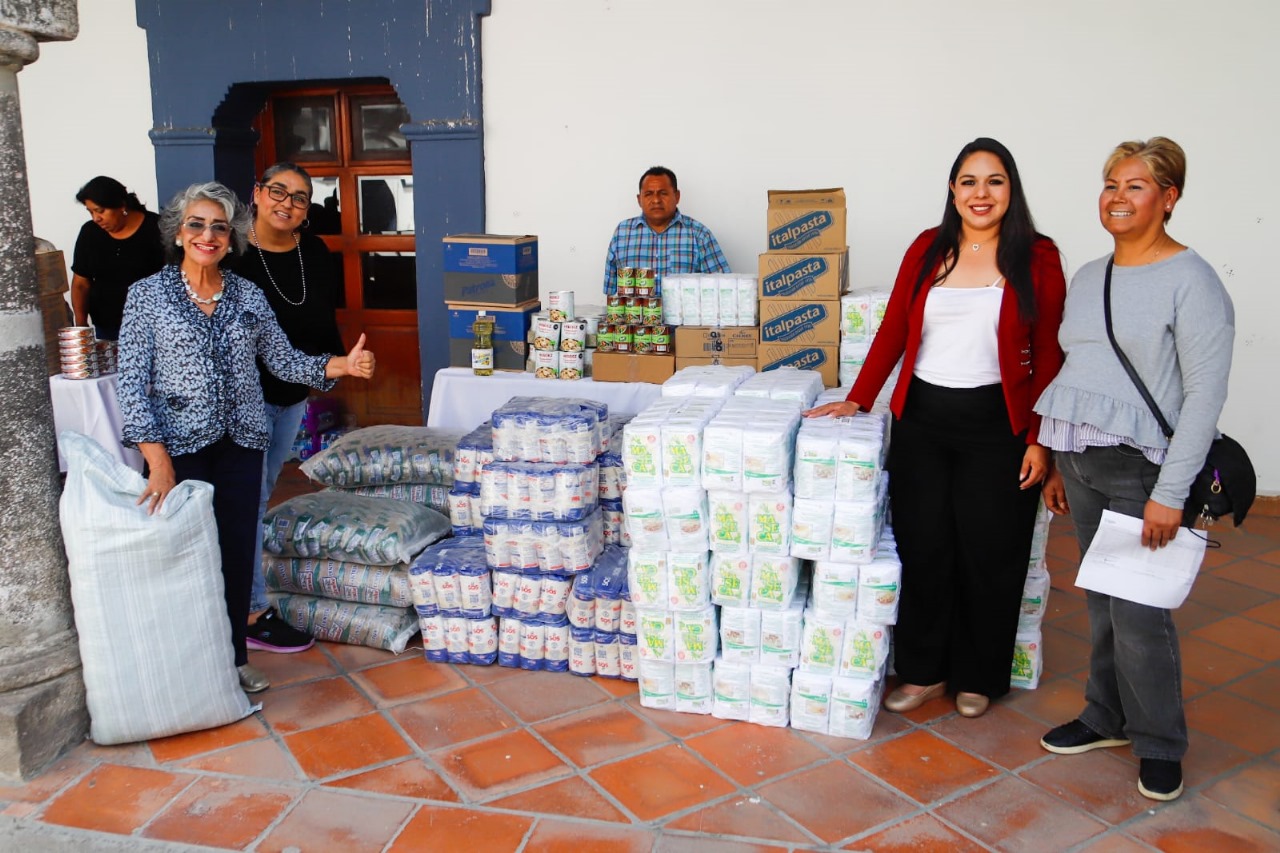 Entrega Gobierno de Cholula y DIF Municipal insumos para desayunos escolares