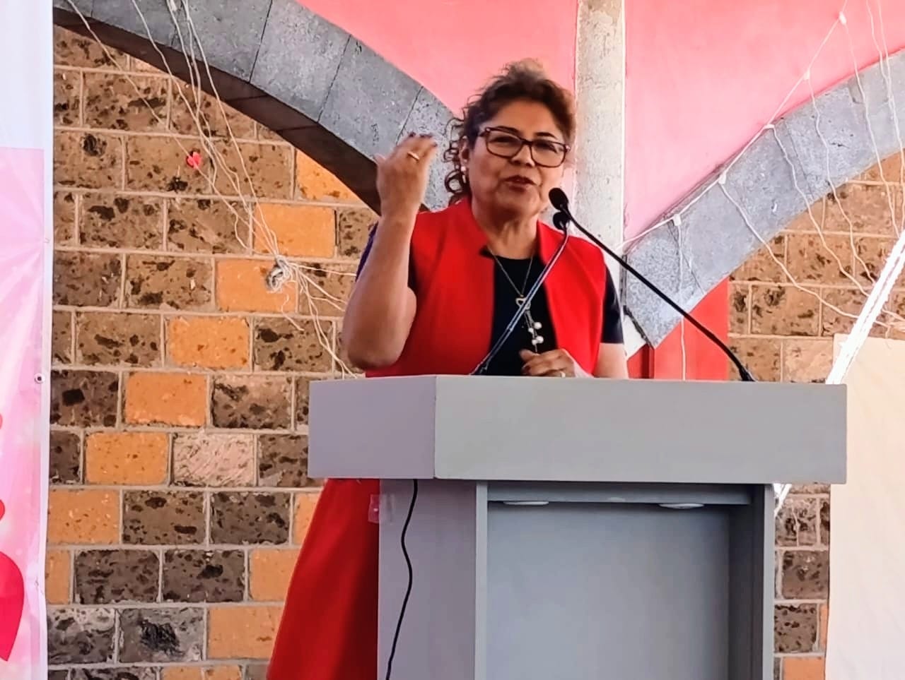 El Gobierno de Cuautlancingo y el DIF municipal, realizaron el foro: "Las Mujeres Podemos Ser Lo Que Queramos Ser"