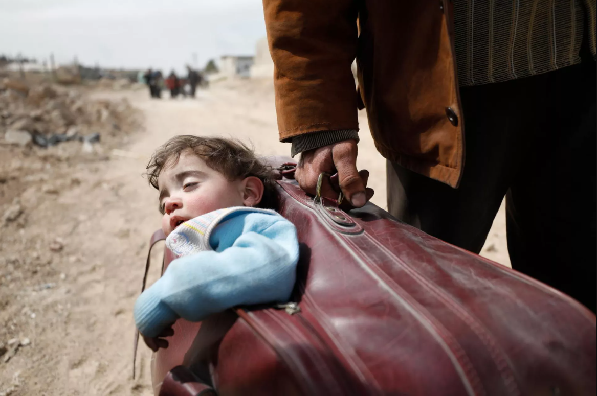 Mujer de Phoenix detenida en Arizona por tráfico de inmigrantes y menores