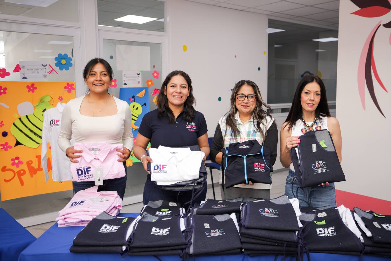 Fortalece Lupita Cuautle Identidad Institucional con Entrega de Uniformes a personal del Sistema Municipal DIF