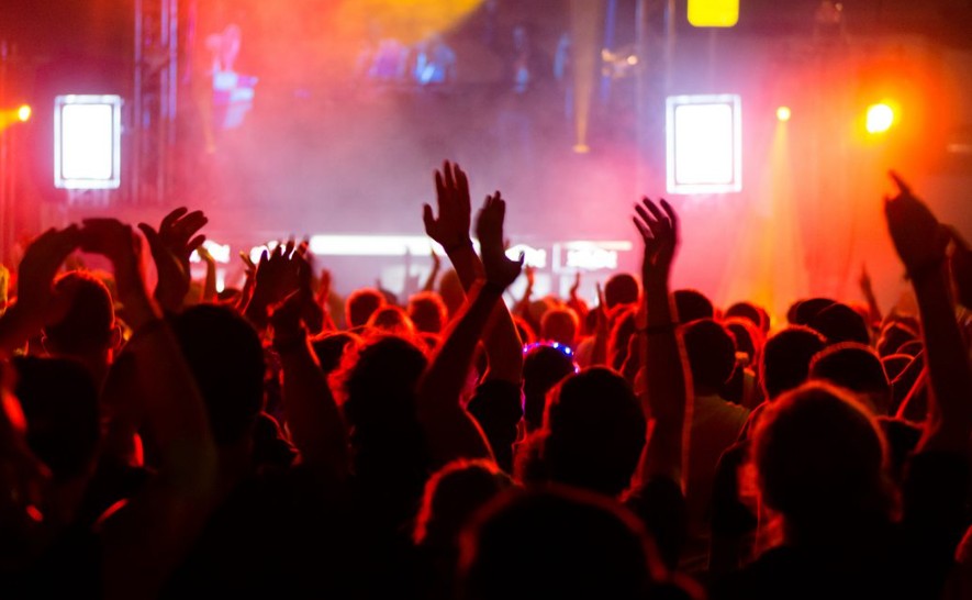 Guerrero implementa filtros para evitar apología del delito en presentaciones artísticas