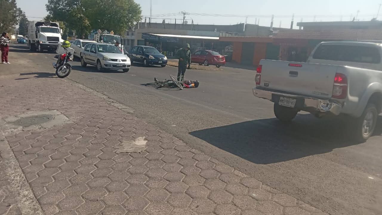 Muere ciclista arrollado en la Vía Corta Chiautempan–Puebla; conductor se dio a la fuga