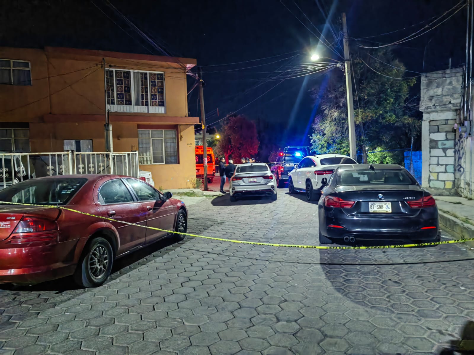 Cadáver encobijado hallado en exfábrica de Chiautempan; podría tratarse de exfuncionario desaparecido