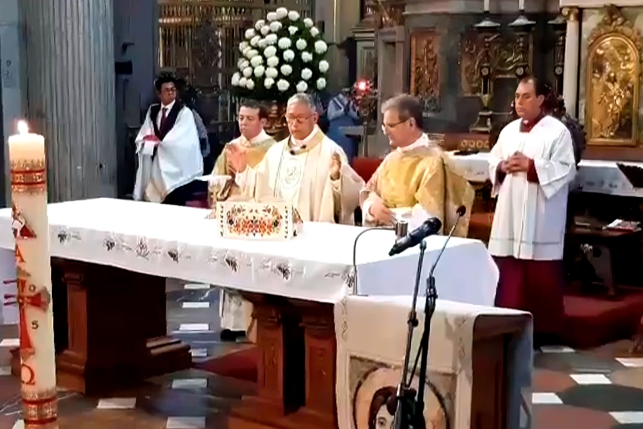 Obispo auxiliar de Puebla llama a orar por víctimas de la violencia durante Misa de Resurrección