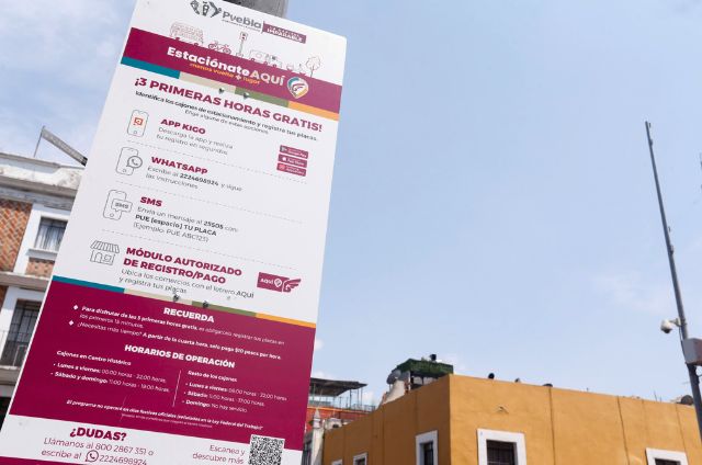 Renuevan señalética para parquímetros en el Centro Histórico de Puebla; nuevo cobro inicia en mayo