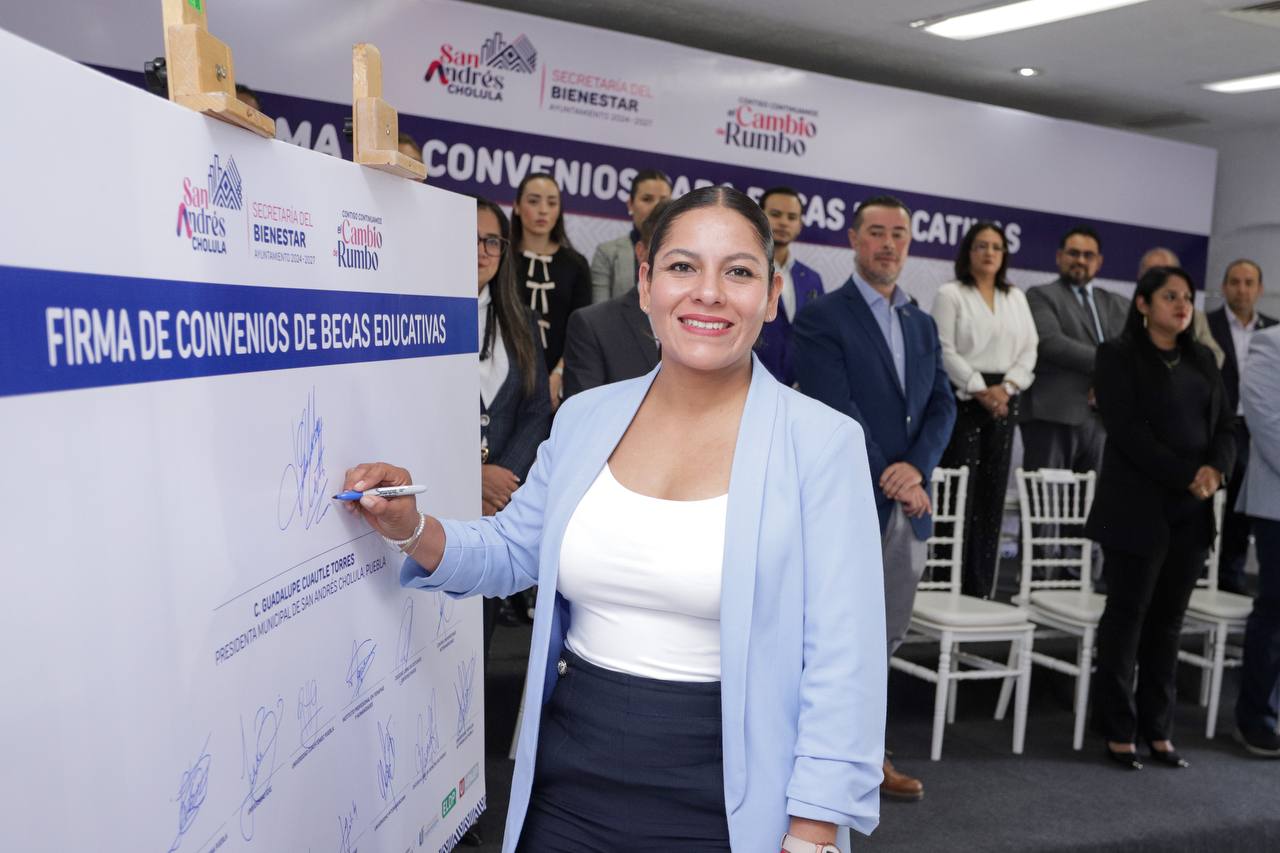 San Andrés Cholula impulsa la educación con más de 200 becas para jóvenes