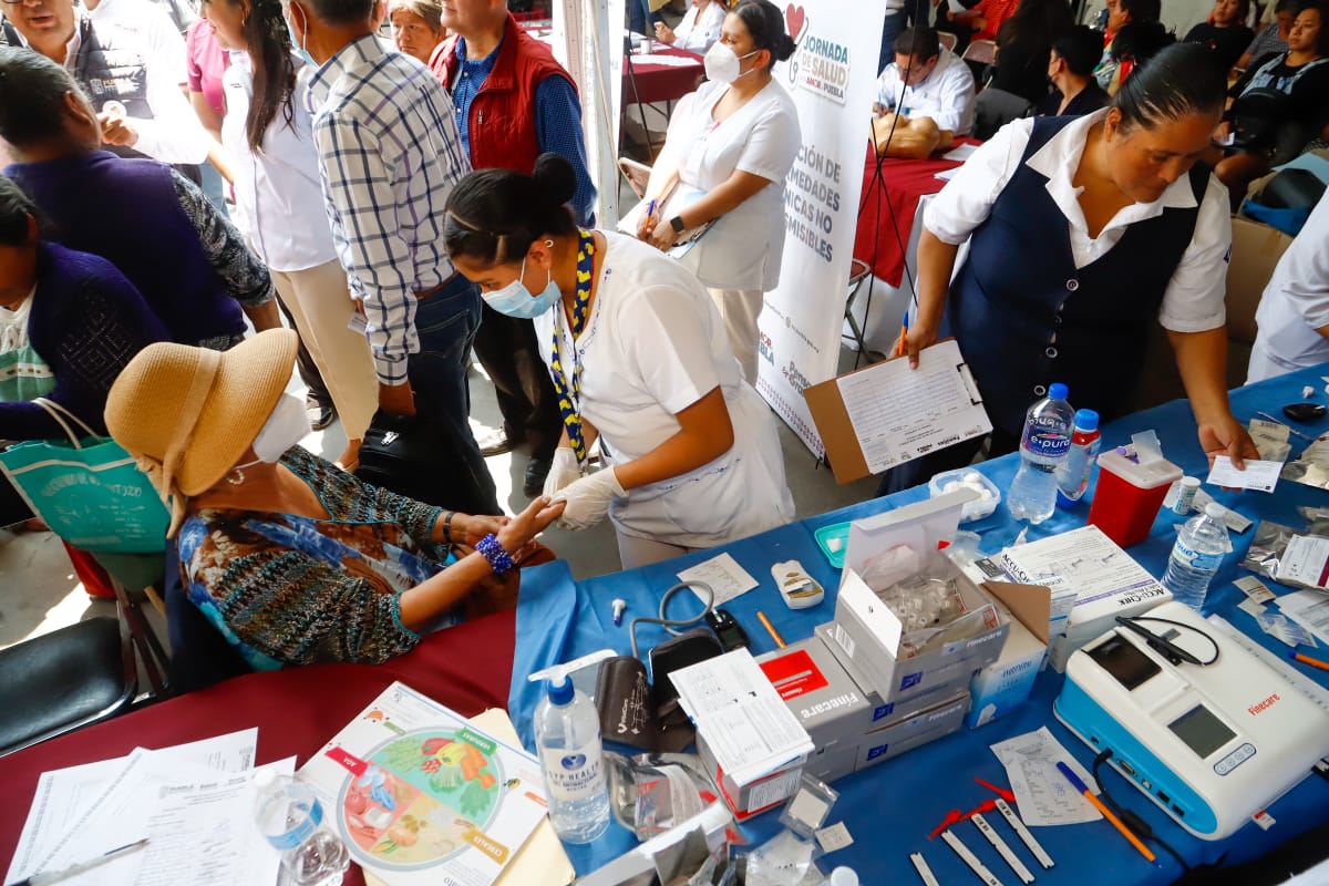 Tonantzin Fernández y Carlos Pacheco unen esfuerzos por la salud de Cholula con el respaldo del gobernador Armenta