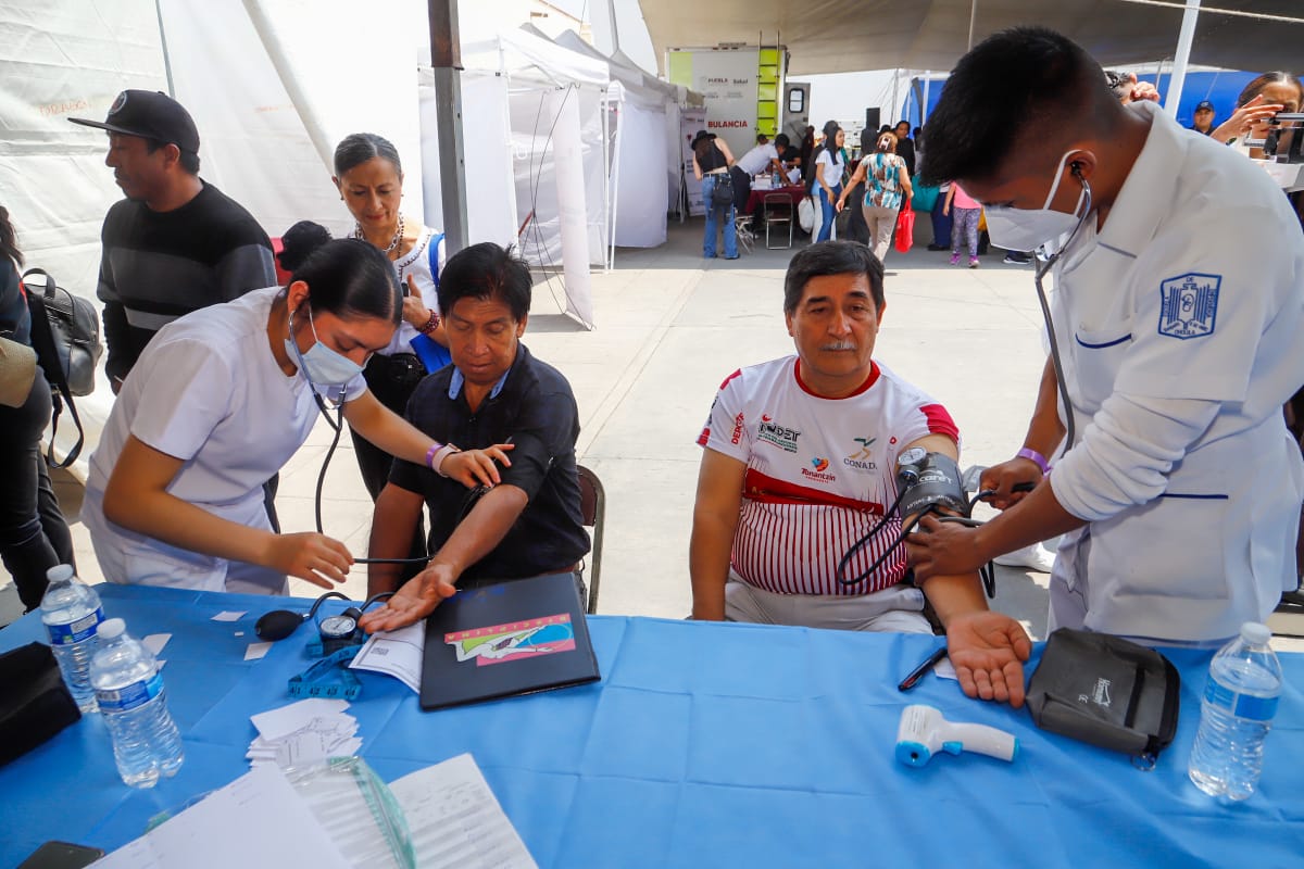 Todo un éxito la Sexta Jornada de la Salud por Amor a Puebla en Cholula