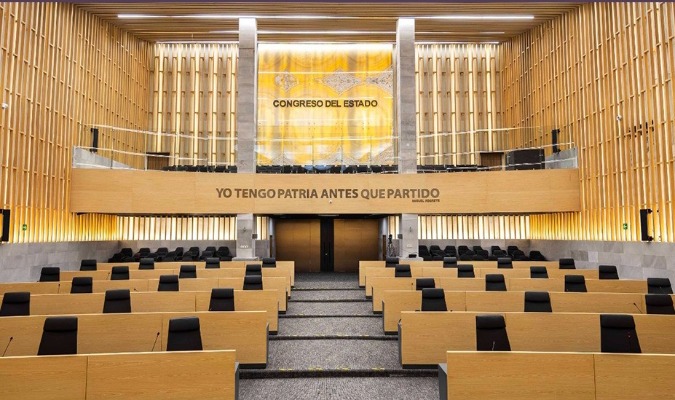 Surge en el Congreso de Puebla discusión para prohibir narcocorridos 