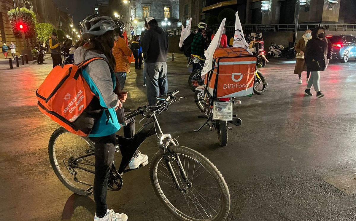 Repartidores protestan contra impuesto del 2% por uso de calles en CDMX