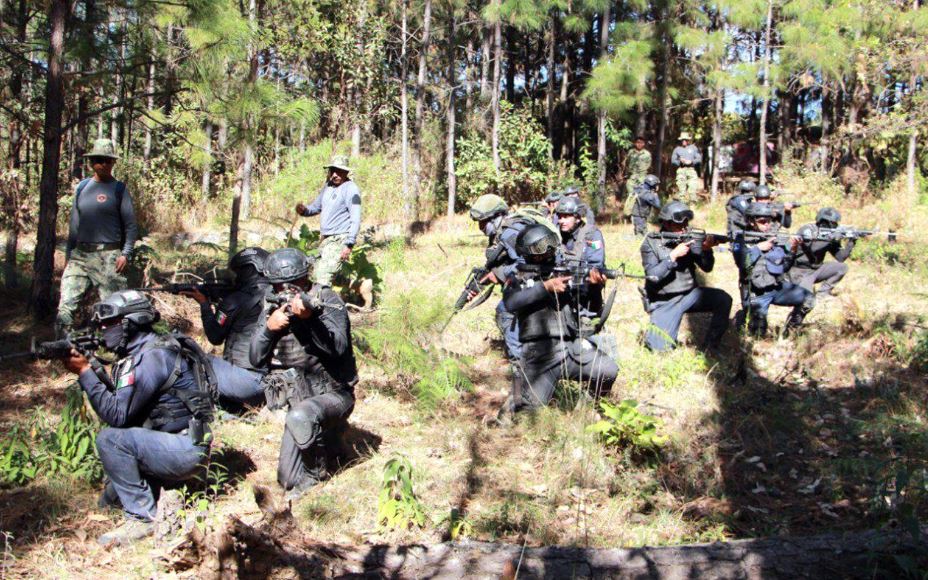 Policías de Puebla reciben entrenamiento táctico con la Marina