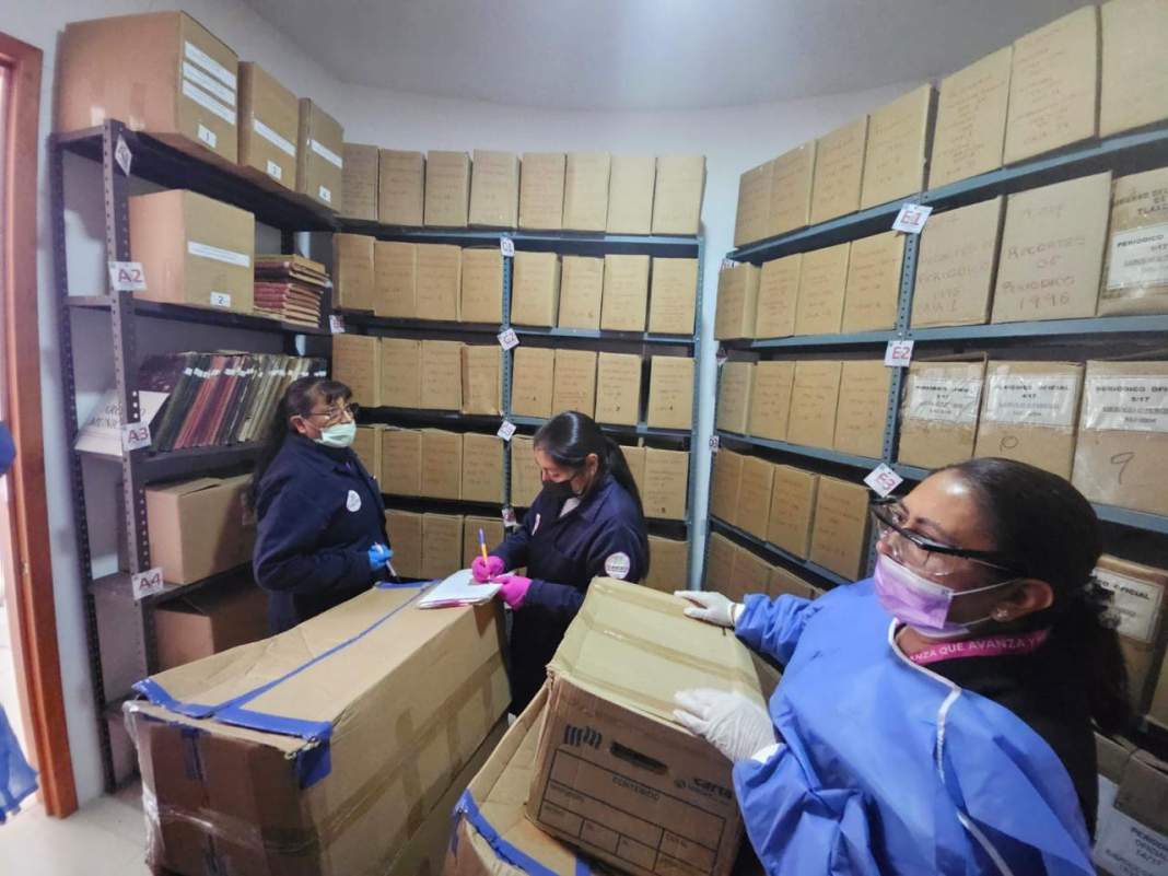 Tlaxcala refuerza la preservación de documentos históricos en Apetatitlán
