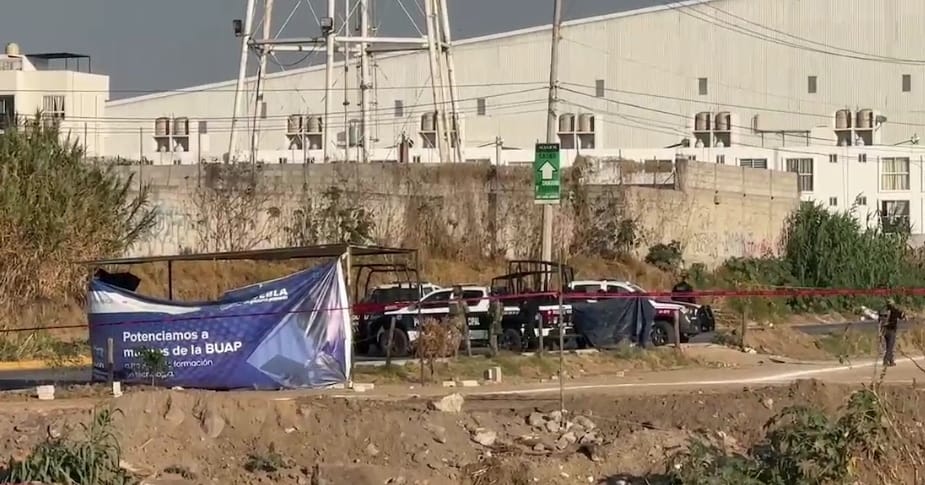Hallan dos cuerpos envueltos en plástico cerca del panteón “El Edén” en Cuautlancingo