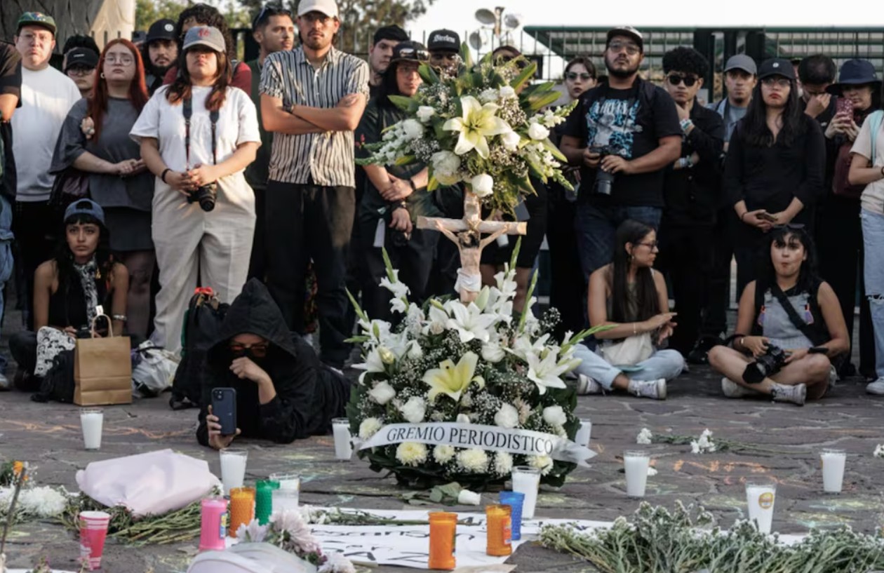 Exigen justicia tras el fallecimiento de dos periodistas en el Festival Ceremonia 2025