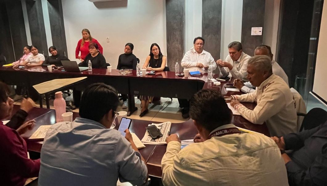 Dialogan autoridades y estudiantes de la Normal Rural Carmen Serdán