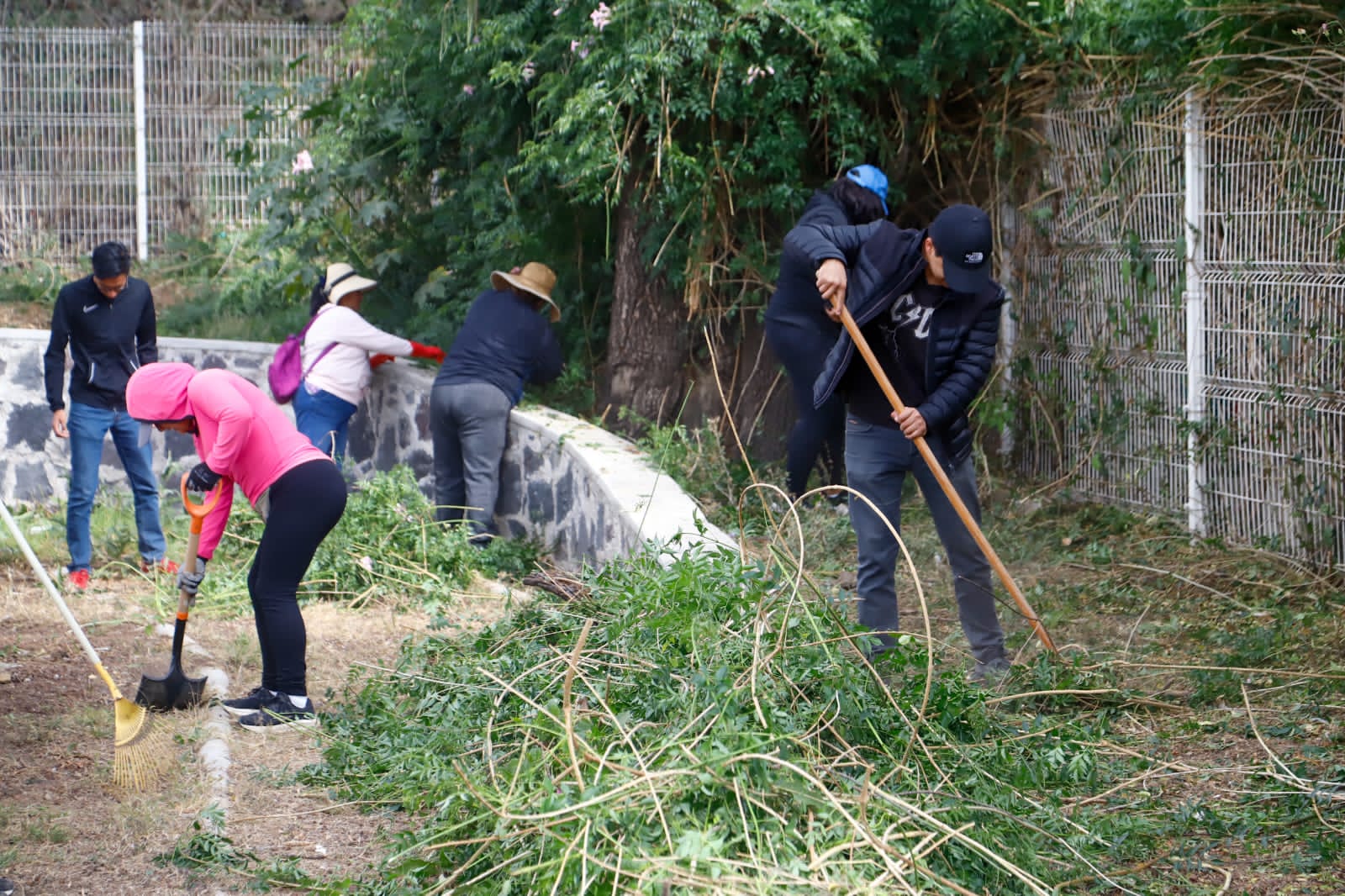  Tonantzin Fernández, en coordinación con el Gobierno del Estado, fortalece la participación ciudadana con faenas comunitarias en juntas auxiliares de Cholula