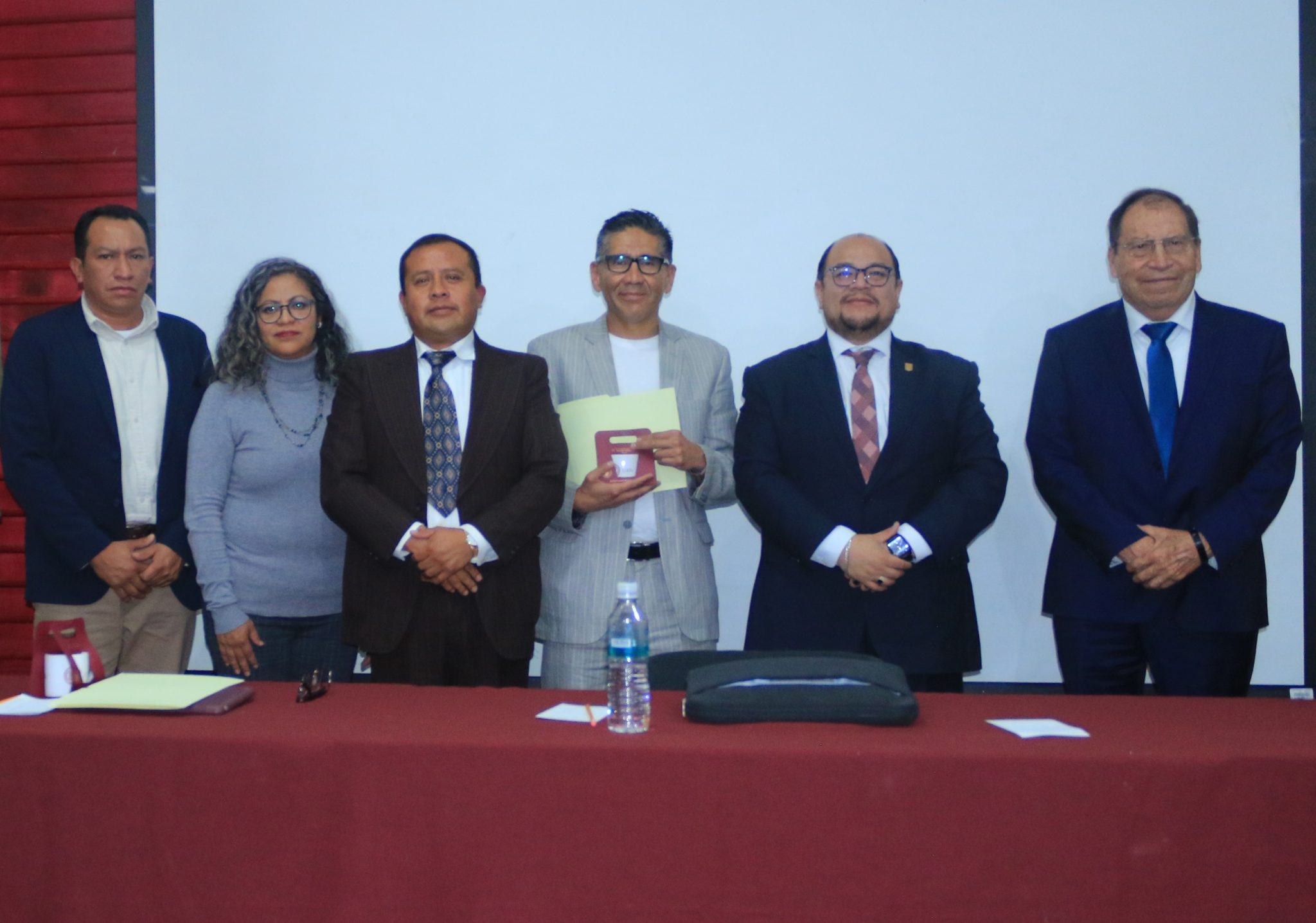 Celebran 59 años de la FCE-UATx con libros, cultura y educación digital