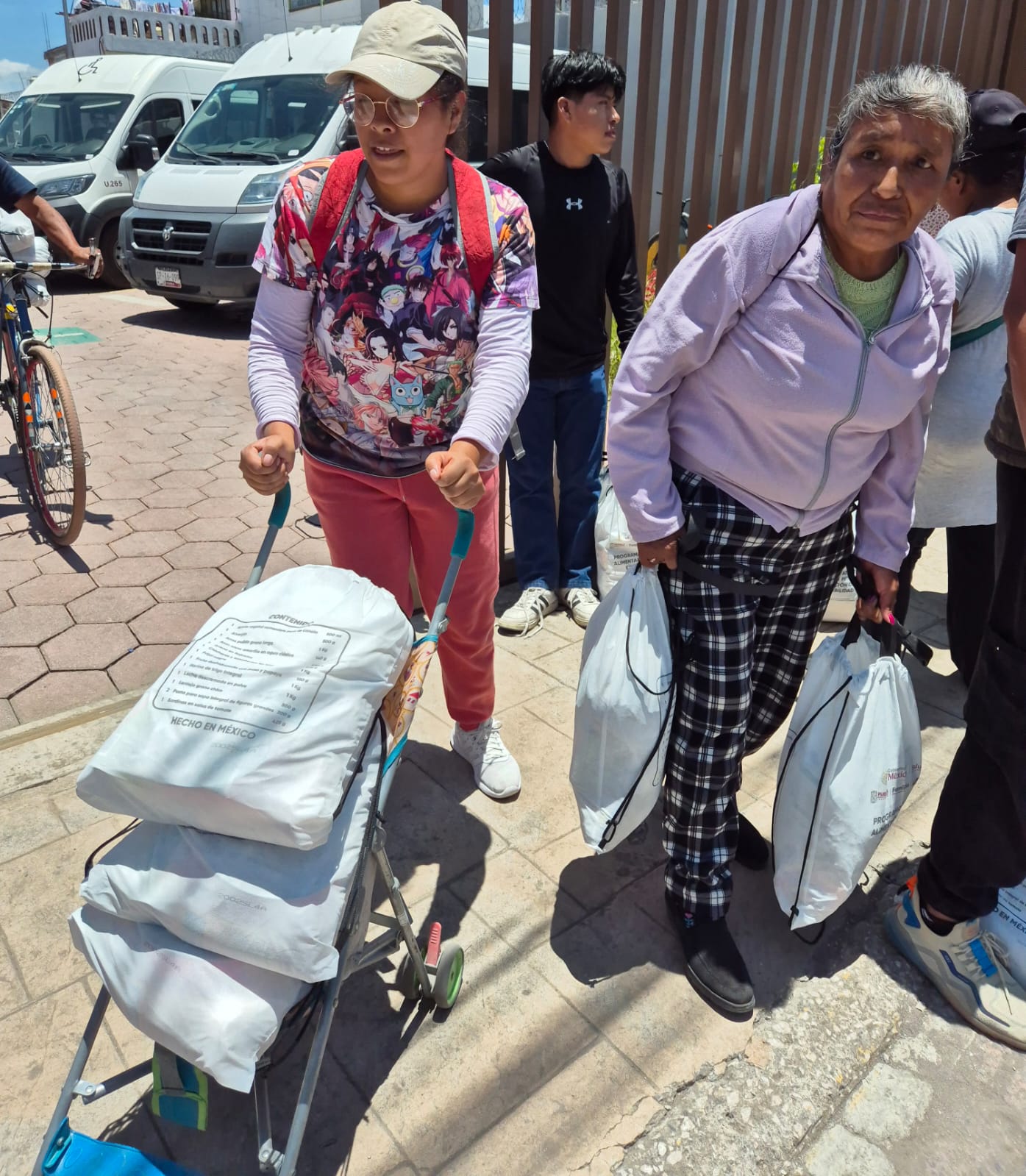 Entregan más de 2 mil 900 despensas a sectores vulnerables en San Andrés Cholula