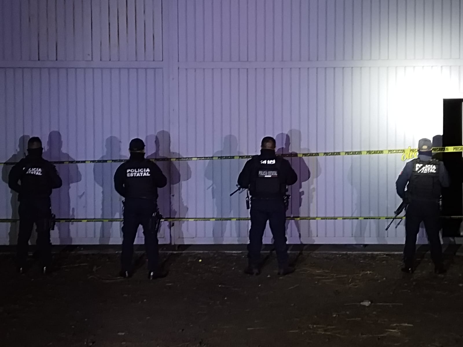 Recuperan tractocamión cargado con azúcar robado en Xaloztoc; lo hallan en bodega de Teacalco