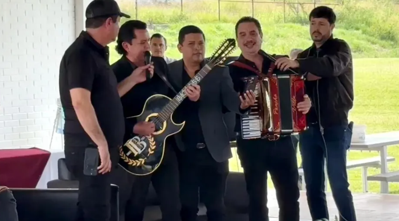 Los Alegres del Barranco llevan mensaje contra la violencia a jóvenes de Jalisco