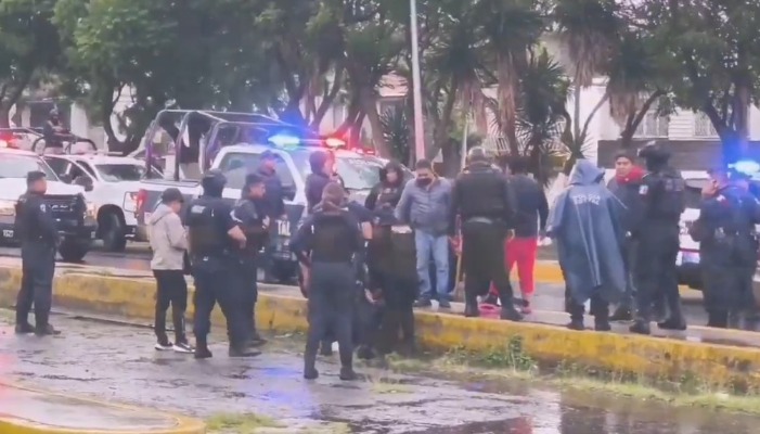 Gobierno de Puebla llama al diálogo con ambulantes tras riña en estadio Cuauhtémoc