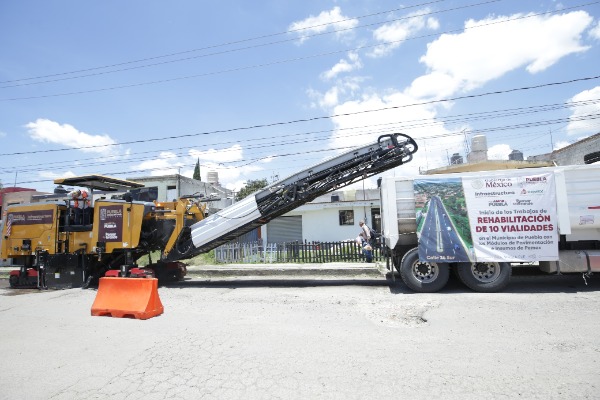 Gobierno de Puebla rehabilitará 10 vialidades con material donado por Pemex