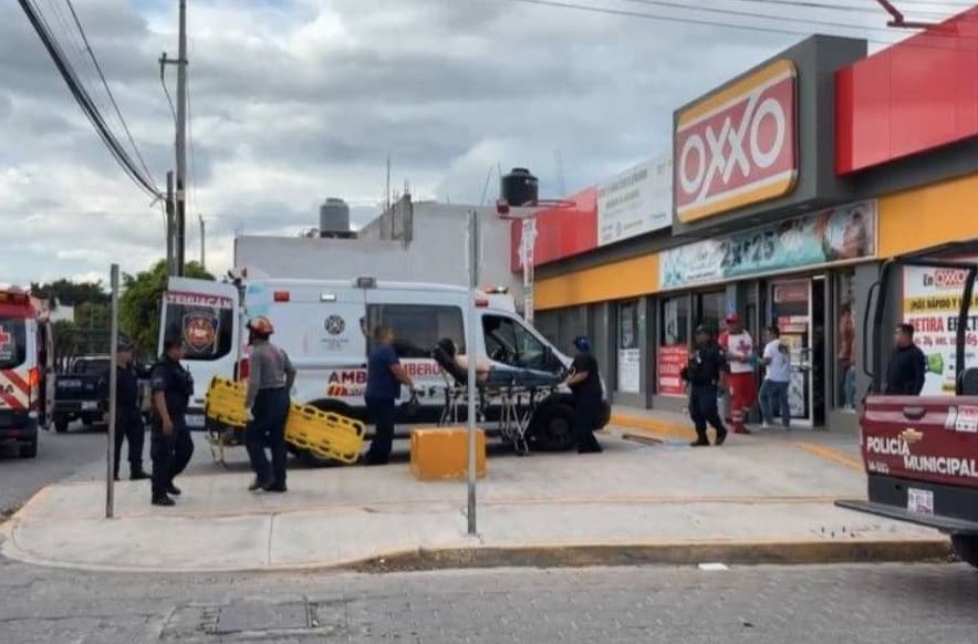 Ataque con arma blanca en OXXO de Los Frailes
