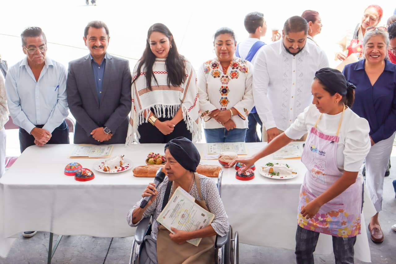Cholula impulsa su riqueza gastronómica con exposición de Chiles en Nogada