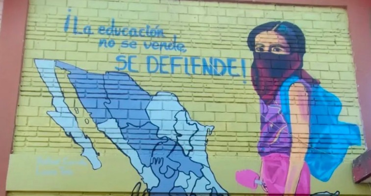 Alumnas de la Escuela Normal de Teteles volverá a clases el 1 de septiembre