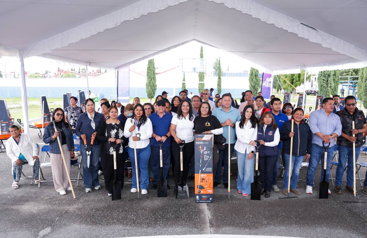 Equipa Gobierno de San Andrés Cholula a fraccionamientos y colonias con kits de jardinería